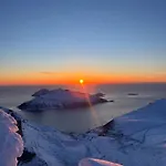 بيت للعطل Tromvik