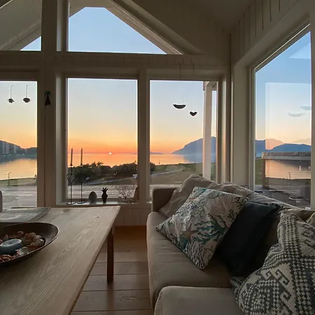 بيت للعطل Tromvik *